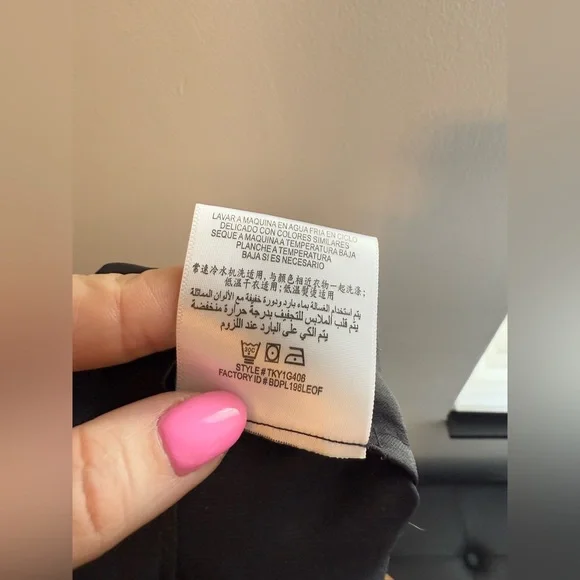 BCBGMAXAZRIA Black Sleeveless Blouse Size 0 - Picture 13 of 14